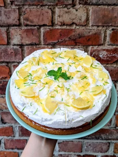 Zitronensahne-Torte